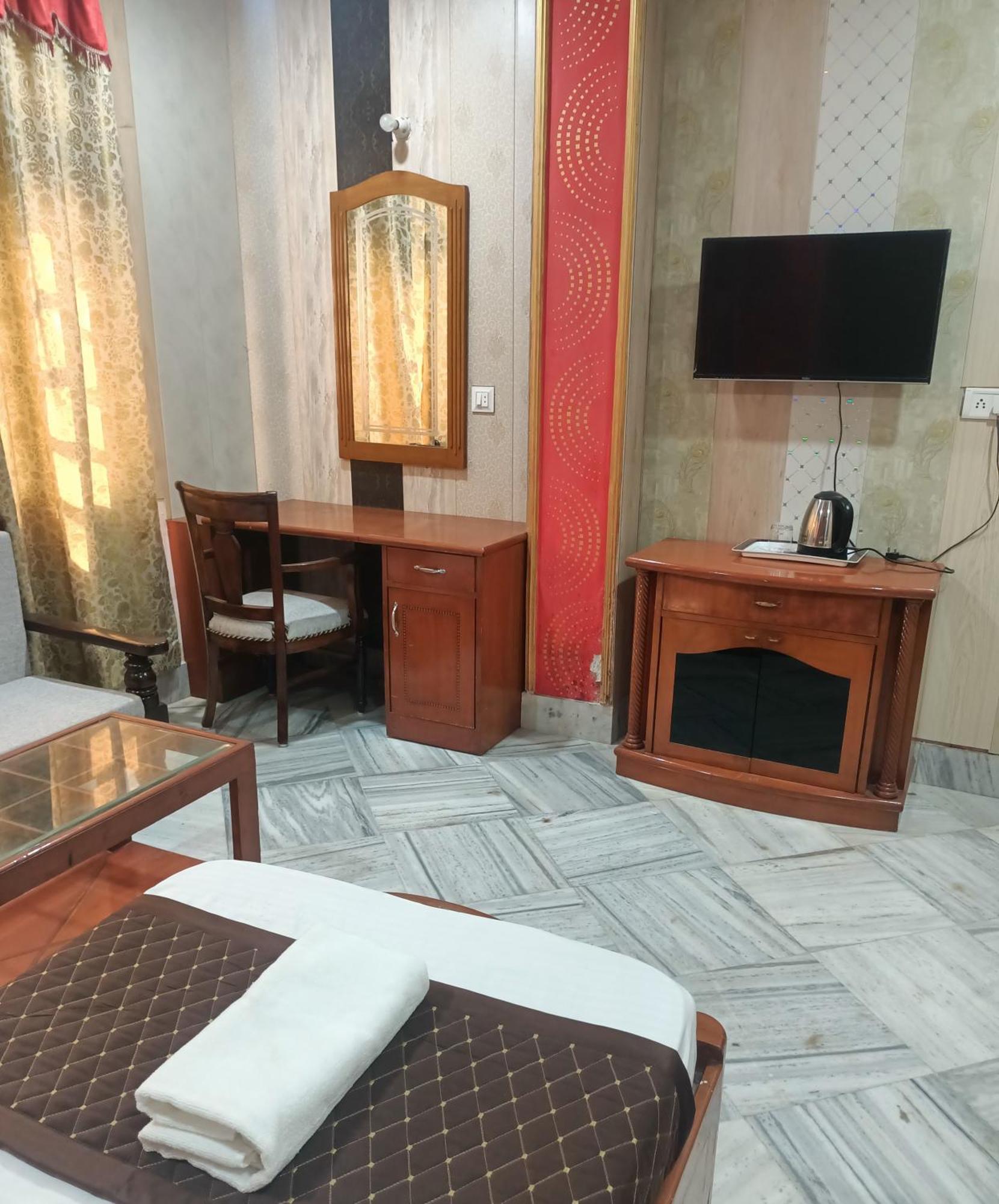 Hotel Riz Varanasi Exterior photo