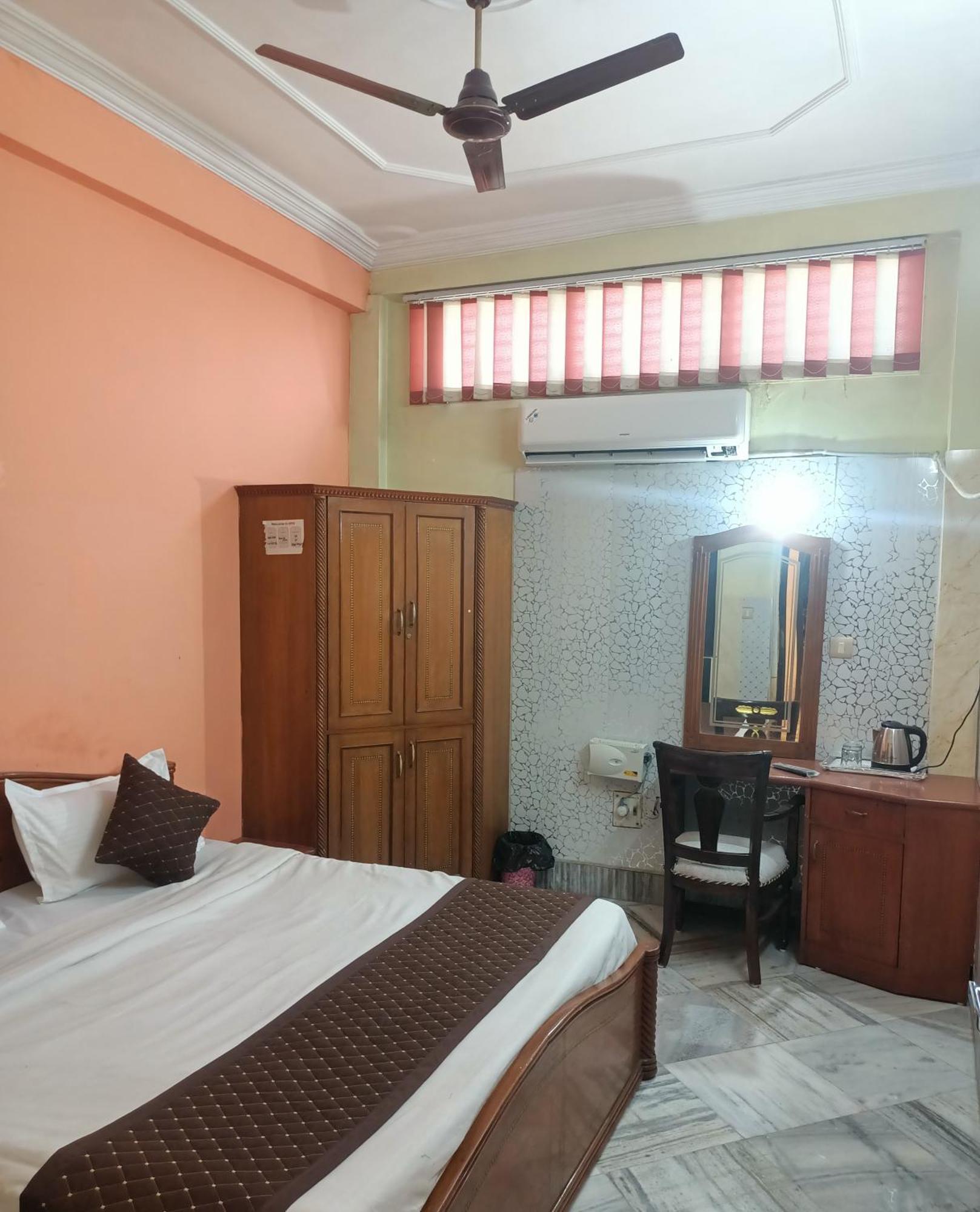 Hotel Riz Varanasi Exterior photo