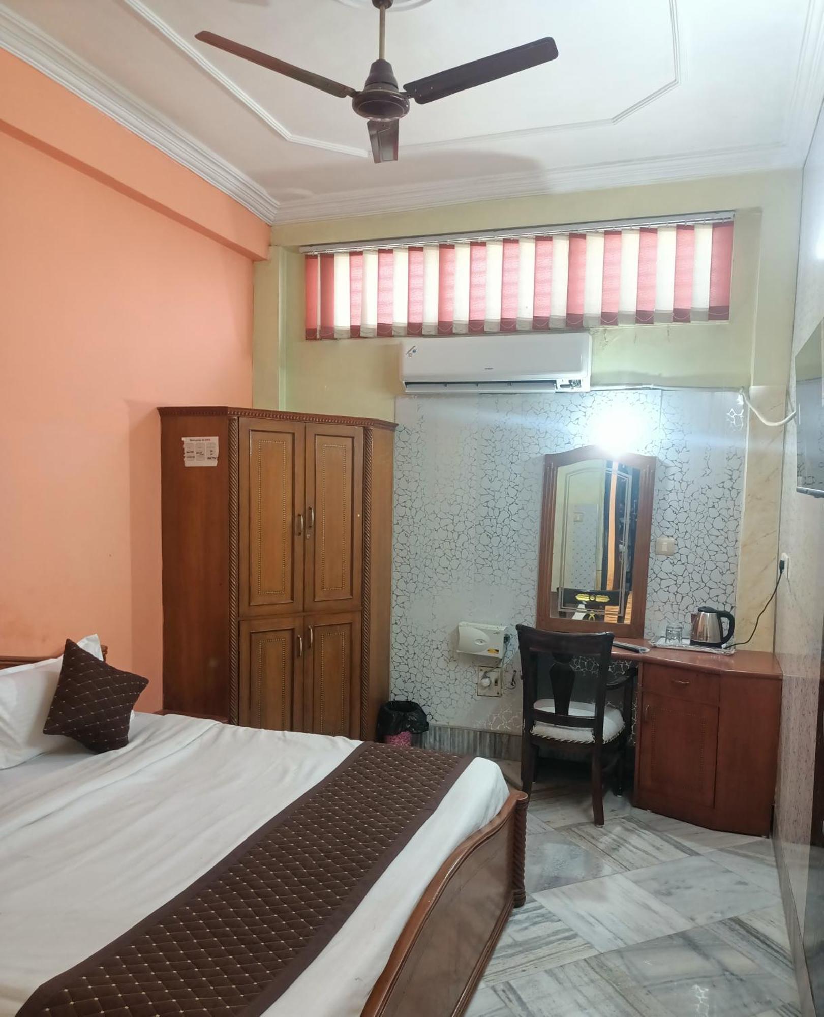 Hotel Riz Varanasi Exterior photo